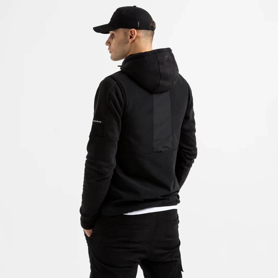 Signature Sports Gilet - Black - Image 3